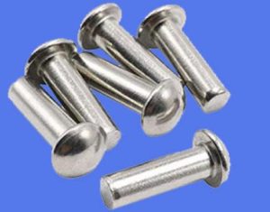 Why Choose an Oval Eye Bolt for Lifting Applications?